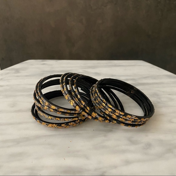 Bundle of 19 black, gold and silver bangles - Picture 5 of 6